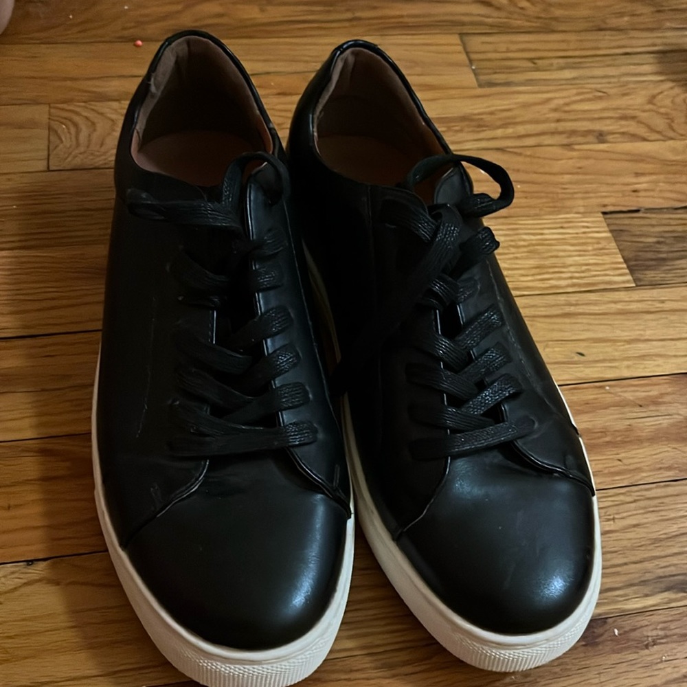 Leather black shoes